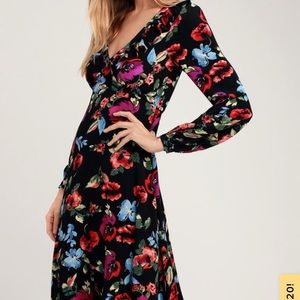 Lulu’s floral dress size medium